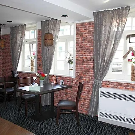 & Restaurant Aragwi Hotel *