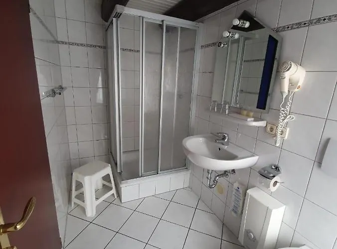 Hotel & Restaurant Aragwi *